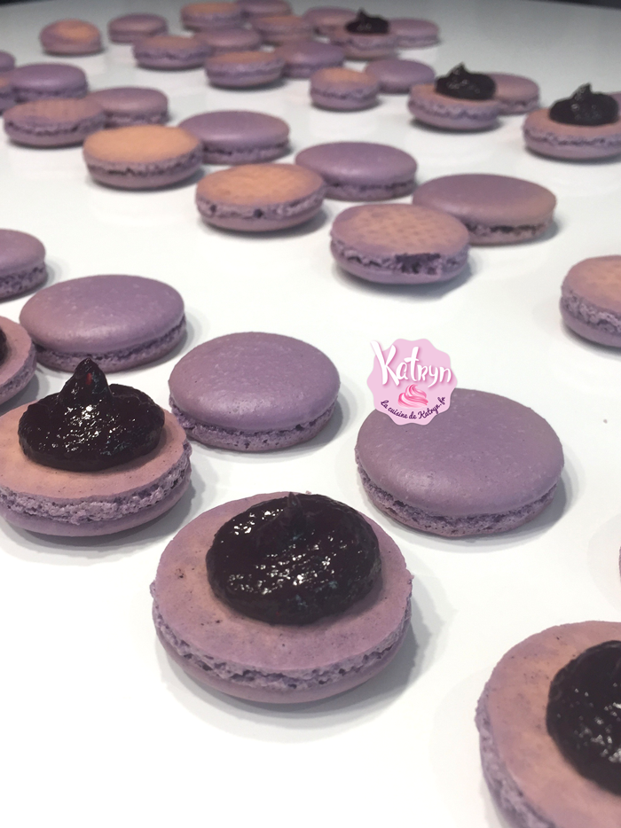 macaron-cassis